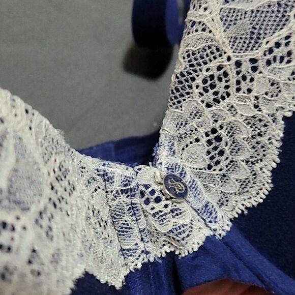 Royal blue bra with cream shimmer lace - Picture 3 of 4